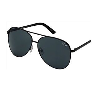 QUAY Vivienne Sunglasses Black